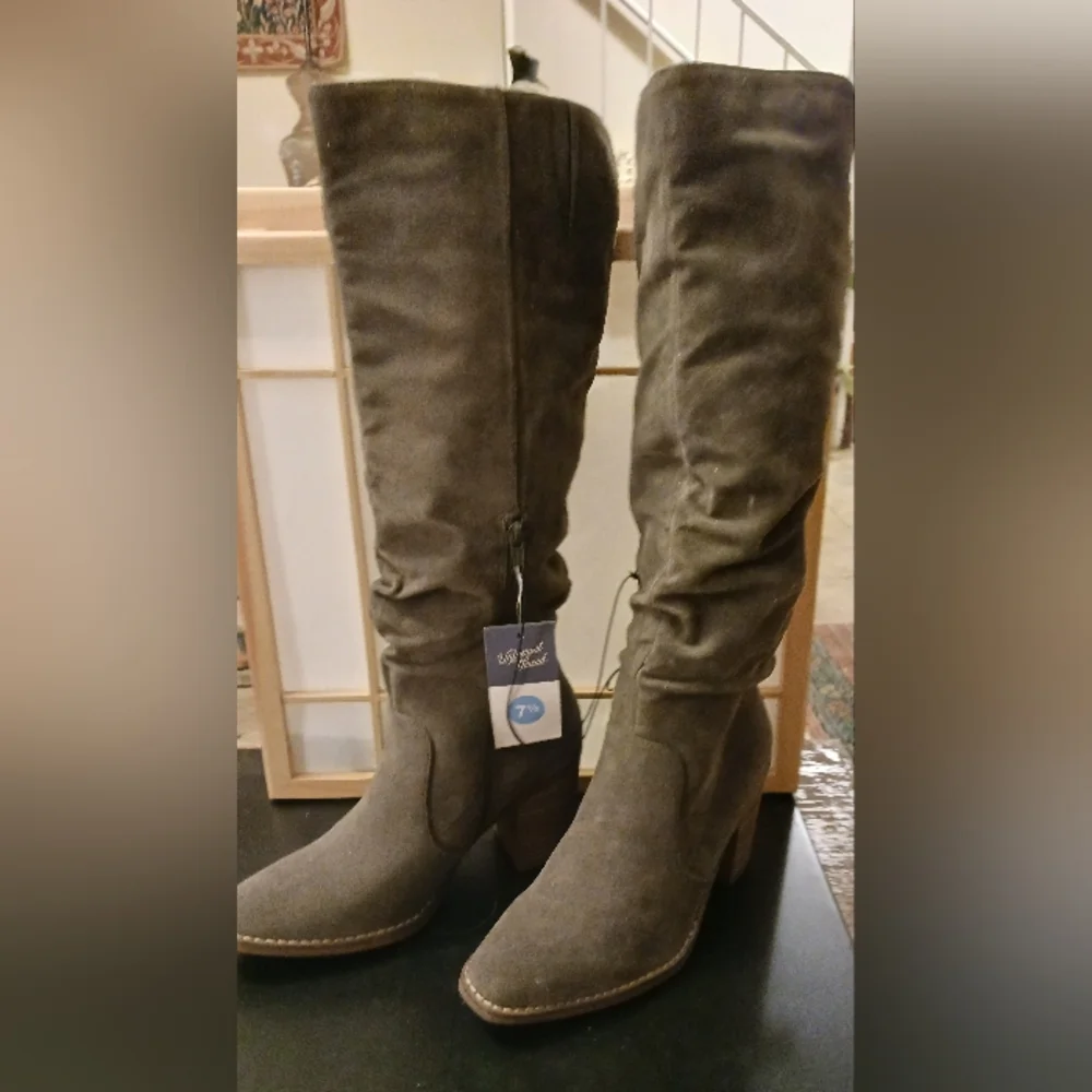 New Universal Threads under knee long boots sz.7.5 color grey - Picture 2 of 7